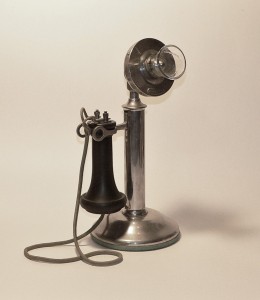 old-telephone-260x300